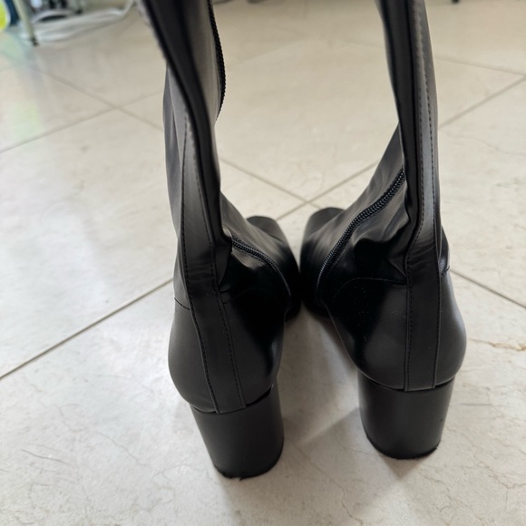 AEROSOLES Black Heeled Boots with Chunky Heel and Knee-High Design - Picture 4 of 6